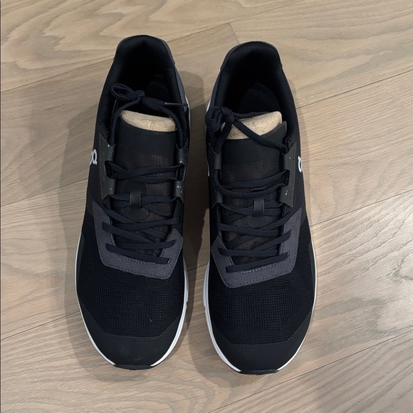 On Brand New Running Men's Black and White Sneakers - Picture 2 of 4